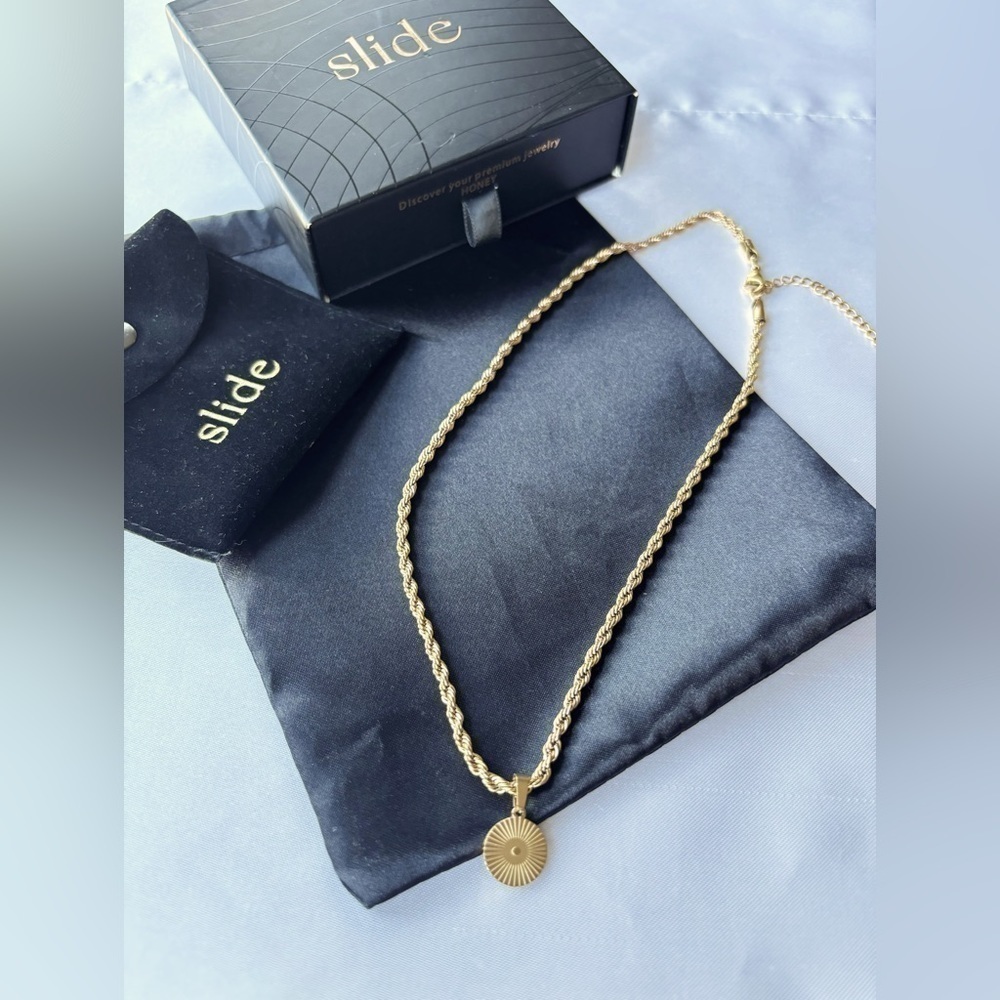 🔥NWOT 18k G Plating Rope Necklace Stainless Steel Base Waterproof Tarnish-Free